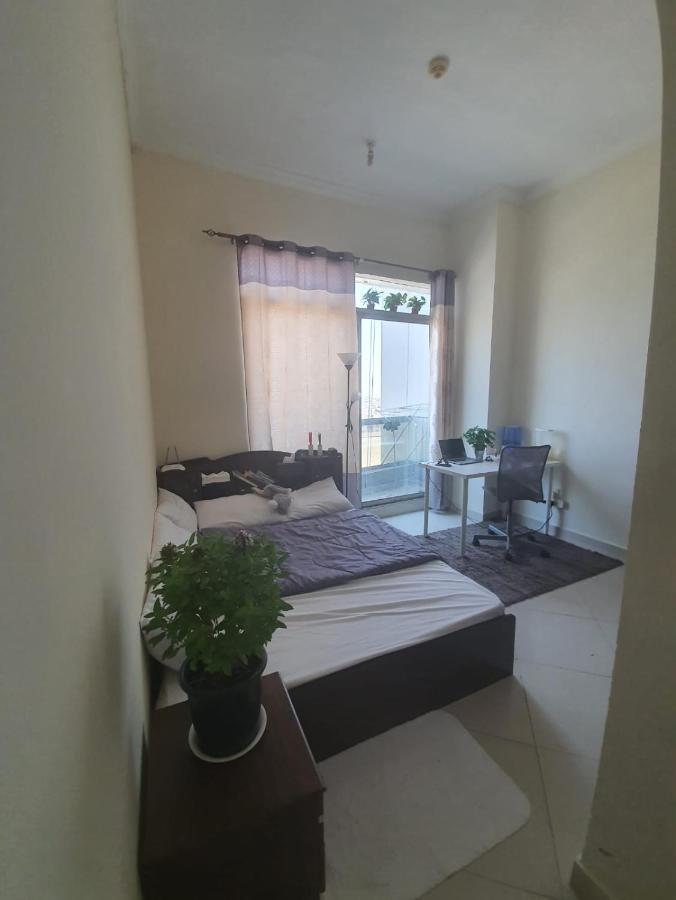 One Masterbedroom In 2 Bedroom Apt,Al Darwesh,Al Barsha 1 Дубай Екстериор снимка